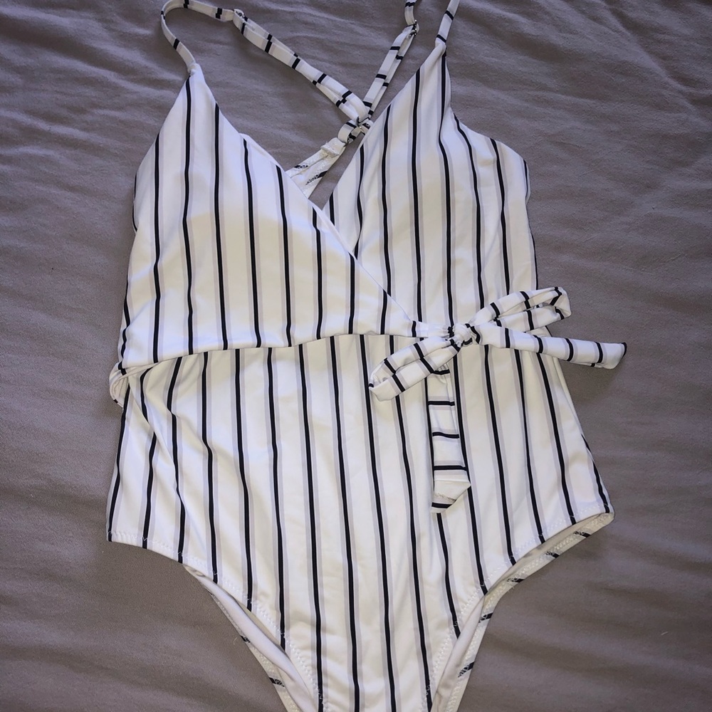Cupshe striped one piece